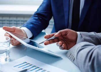 Empresas vão contratar em 2019, mas menos que em 2018