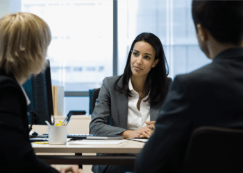 Líderes empresariais têm a responsabilidade de desencorajar o excesso de trabalho