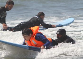 Grupo Norte, Ericeira Surf Clube e a APERCIM promoveram sessão de Surf Adaptado na Taça de Portugal de Surfing 2019
