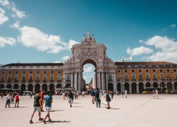 ESTUDO: Portugueses querem novas competências, ser reconhecidos pelo trabalho, work-life balance e boa relação com os colegas 
