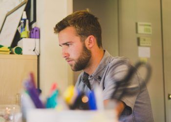 Está a procurar emprego em casa? Siga estes conselhos