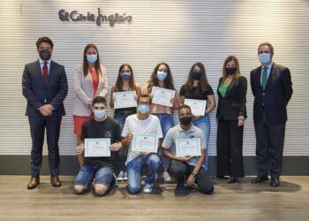 El Corte Inglés atribuiu 12 bolsas de mérito