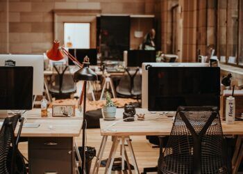 Flexibilidade, modelos híbridos e mais confiança: a visão dos trabalhadores para o Futuro do Trabalho 