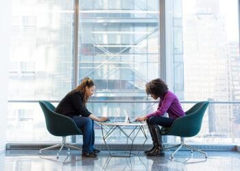 10 maneiras de as empresas conseguirem feedback honesto dos colaboradores