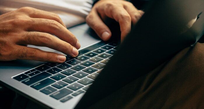 Portugal sai do estado de emergência. Teletrabalho continua a ser obrigatório?