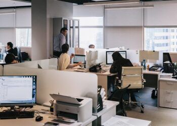 Quase metade das empresas espera retomar os níveis de contratação em menos de um ano