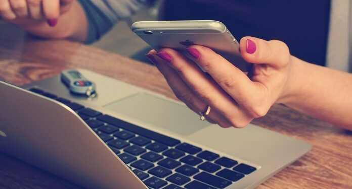 Quer um local de trabalho que valoriza a transparência? Considere estes 3 aspetos