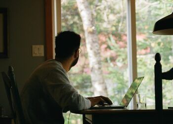 4 maus hábitos que os trabalhadores remotos precisam de eliminar