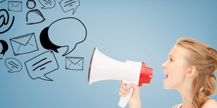 A capacidade de comunicação é a competência mais importante para os jovens que integram o mercado de trabalho