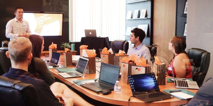 ARTIGO: Previsões para os RH em 2022