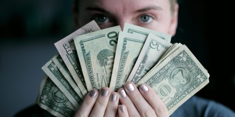 OPINIÃO: Salário à mostra num anúncio de emprego. Porque não?