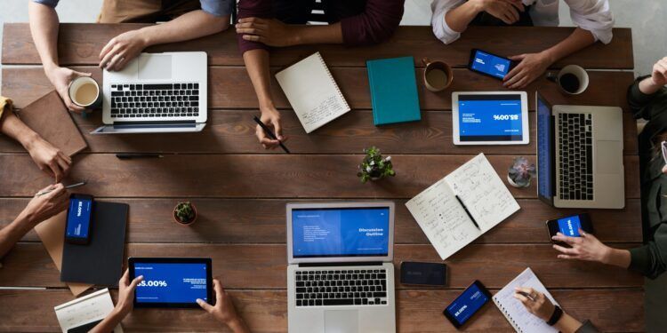 Pessoas, sustentabilidade e vendas no ‘top 3’ dos desafios das micro e PME em 2022