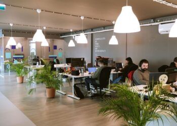Equipa da Weezie, que quer duplicar colaboradores