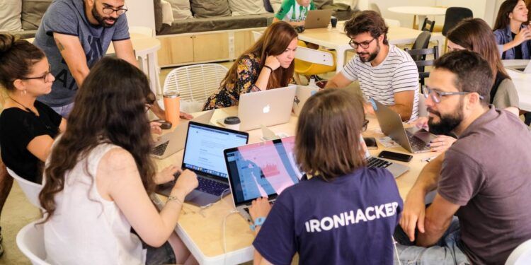 Escola tecnológica Ironhack prepara expansão para o Porto