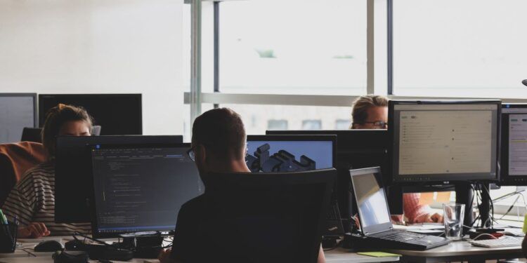 Atualidade Laboral: Regulamentação da Agenda do Trabalho Digno: flexibilização das licenças parentais e proteção social dos trabalhadores-estudantes