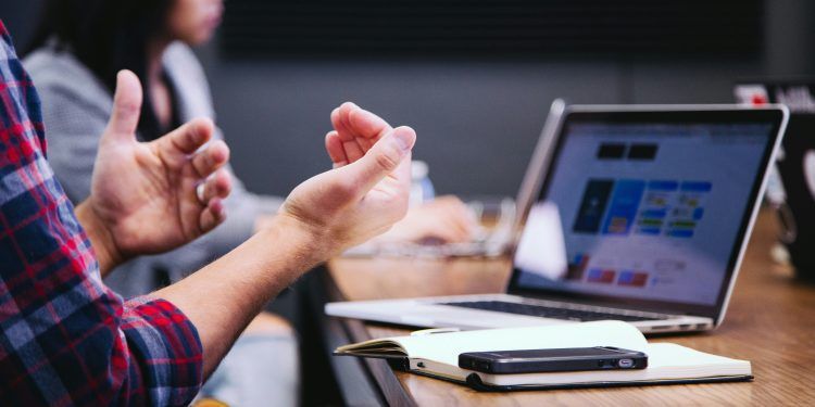 71% das empresas enfrentam dificuldades em contratar RH com boas competências digitais