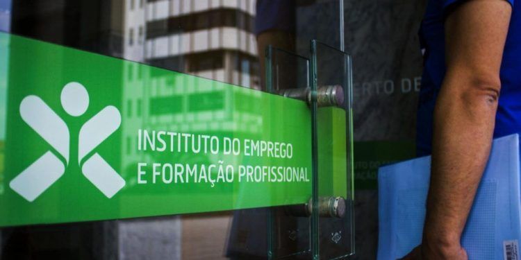 Candidaturas aos estágios do IEFP já estão abertas. Conheça as condições