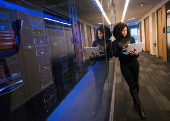 Atualidade Laboral: Plataformas Digitais: Prestação de Serviços ou Relação Laboral?