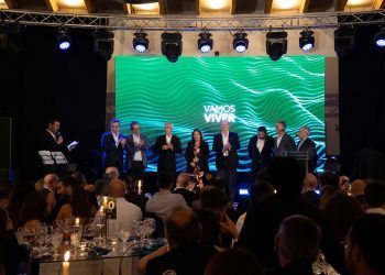 Locarent festeja 20 anos e homenageia colaboradores