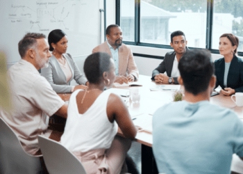 Mercado de trabalho em 2025: o que precisa de saber
