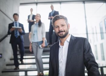 Salário motiva 40% dos novos gestores em Portugal a aceitar cargos de liderança