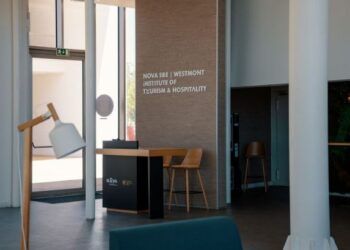 Nova SBE. Mestrado em gestão com especialização em hospitalidade e experiência do cliente é eleito o melhor do mundo