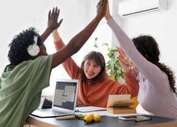 Geração Z: 55% dos jovens iniciam carreira através de estágios apoiados pelo Estado