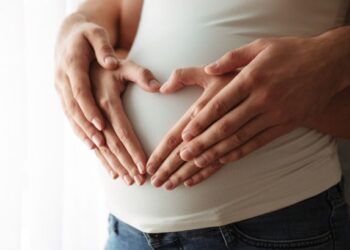 Licença parental pode estender-se até seis meses com partilha entre pais