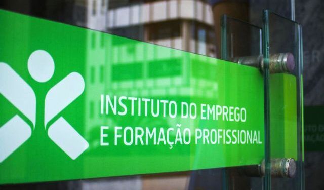 Taxa de desemprego encolhe para 5,9% no 2.º trimestre do ano