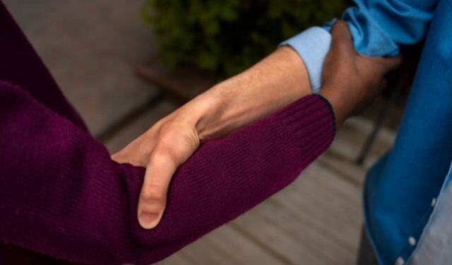 A atitude que pode fazer de si “herói” ou alvo de críticas no trabalho, segundo um estudo