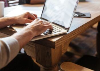 Primeiro CV? Eis o que fazer para destacar-se (e o que deve evitar)
