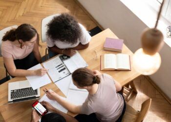 Menos de metade dos estudantes portugueses conclui licenciatura em três anos