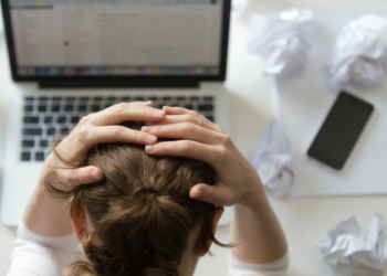 O burnout é só a ponta do icebergue. Há outros três fenómenos a preocupar (e muito) as empresas