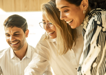 Quer chegar ao recrutador? Primeiro, o seu CV tem de convencer o algoritmo